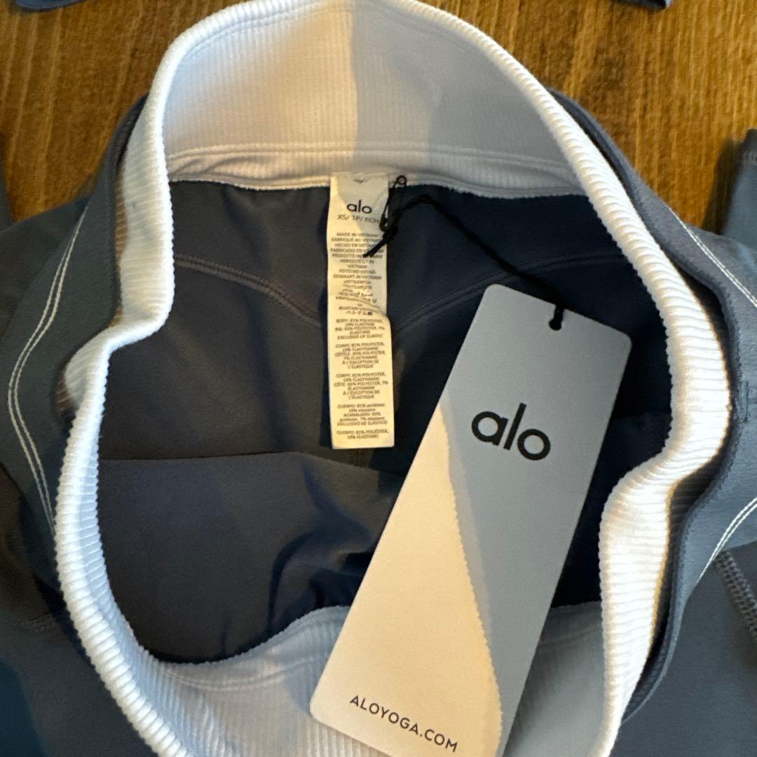 alo yoga スポーツブラとレギンスセット グレー