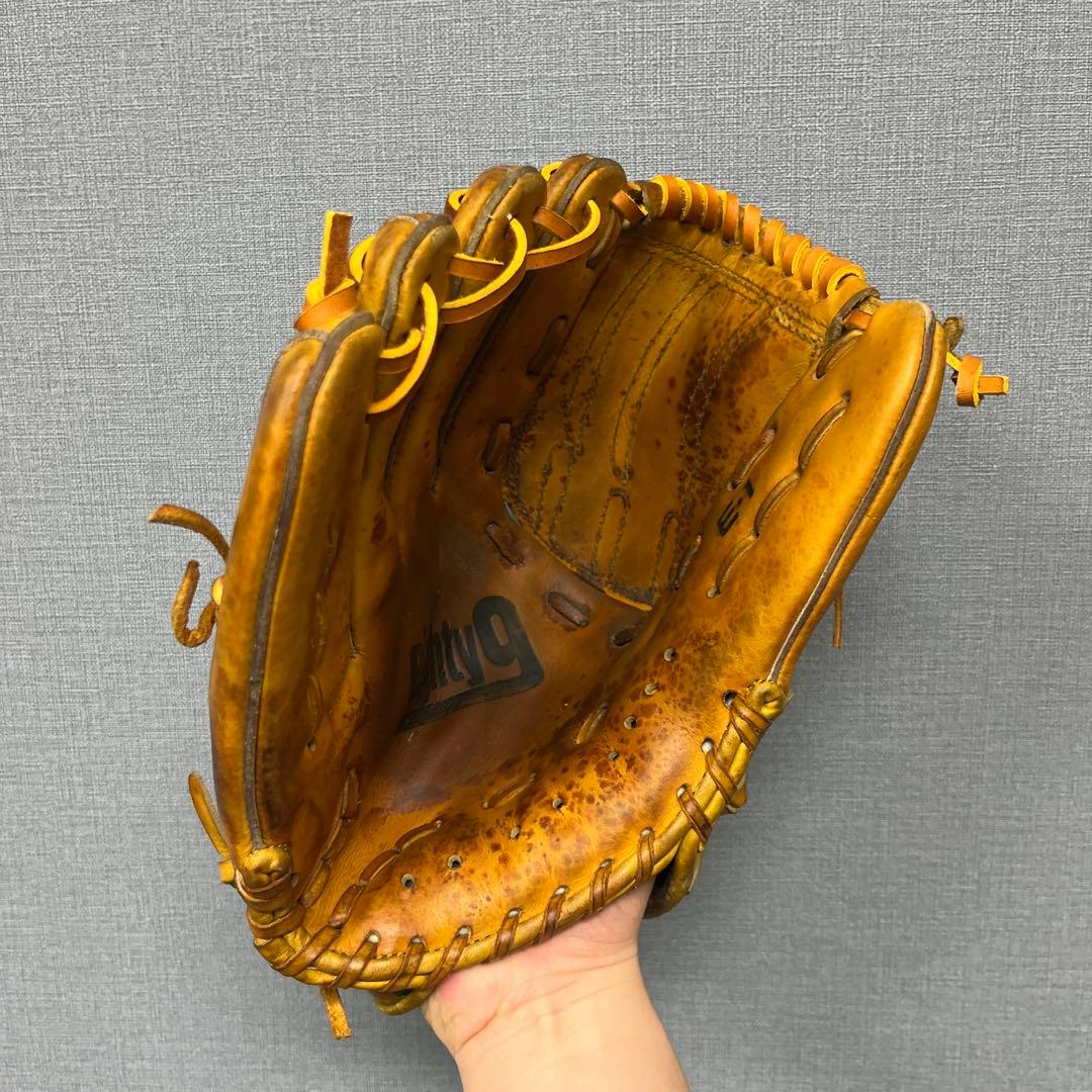 1059 E9 型抜群 即戦力 硬式 投手用グローブ 左投げ