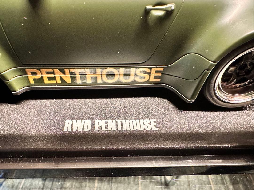 RWB PENTHOUSE ミニカー オリーブグリーン1/18