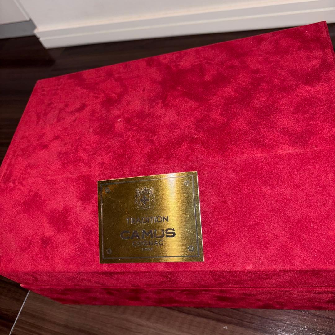 CAMUS カミュ トラディション バカラボトル ブランデー 700ml 40%