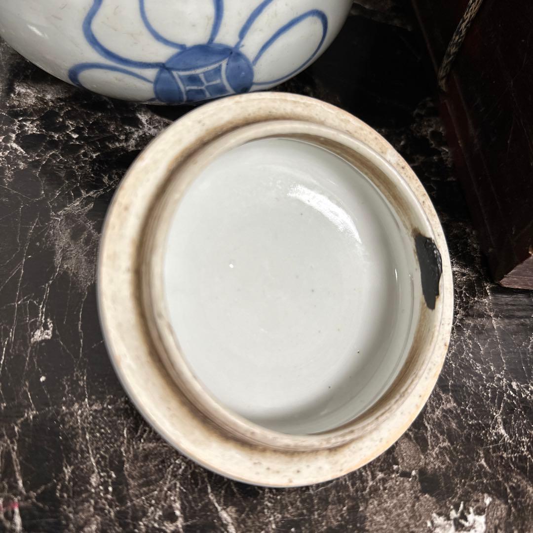 李朝、　分院、獅子、宝寿紋、蓋付き、壺。