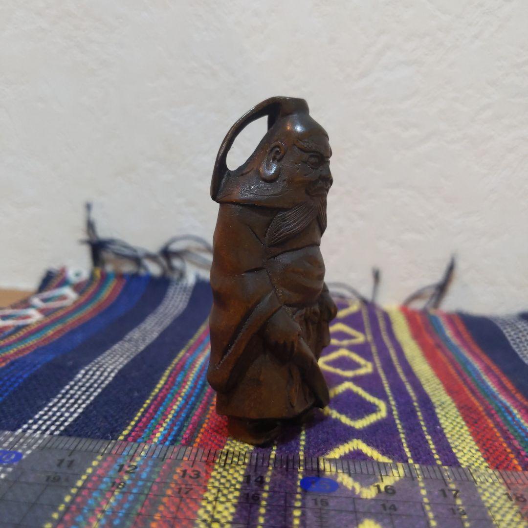 時代提げ物 緻密彫木製根付 在銘【鍾馗様】高さ約6.3cm 重さ約17ｇ厄除魔除