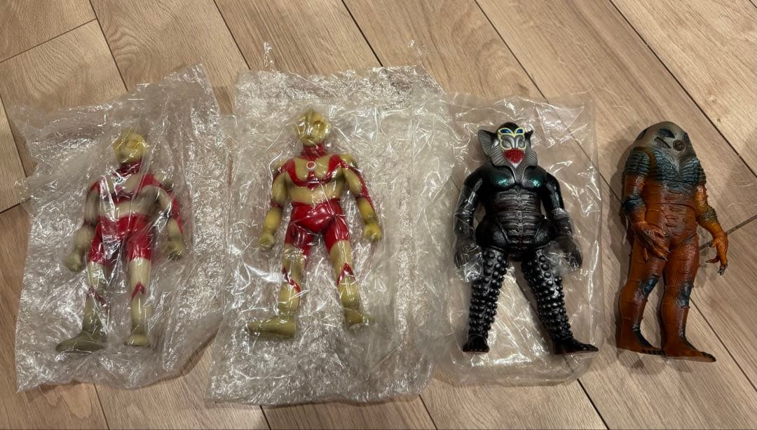 楳図かずお版 ウルトラマン（二体）＆メフィラス星人 &ザラブ星人 4体セット