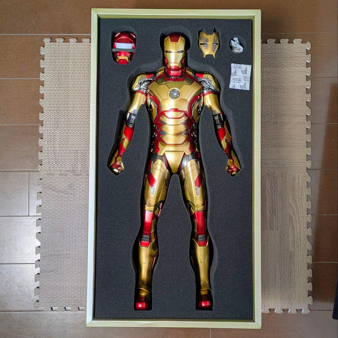 ホットトイズ 1/4 QS008 アイアンマン マーク42 　スタンド欠品