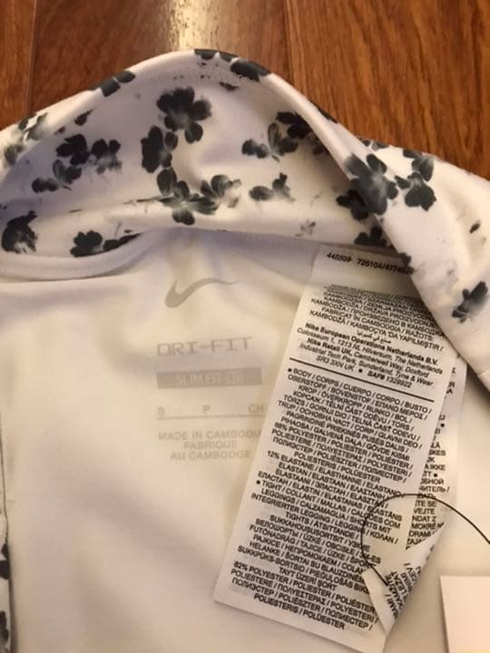 ナイキ　テニスウェア　白柄スコート　US-Sサイズ　新品