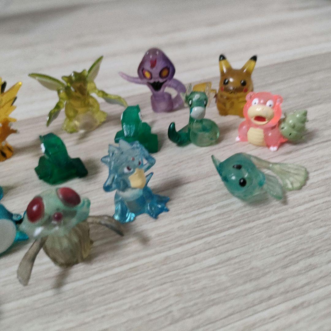 ポケモン　クリア素材 ガチャガチャ　フィギュア　年代物　平成レトロ