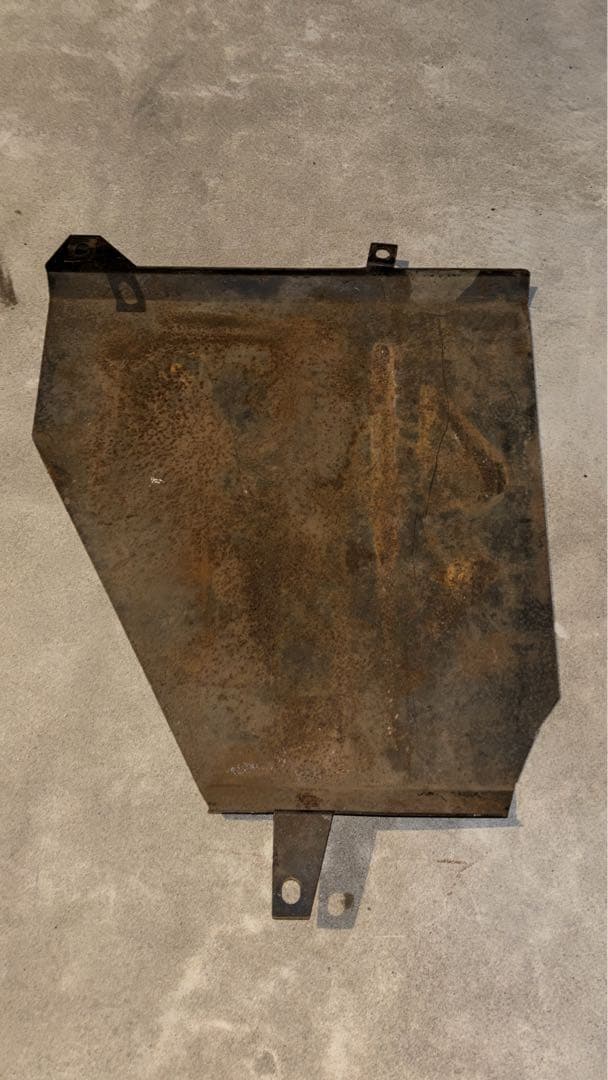 クラウン 燃料タンクガード