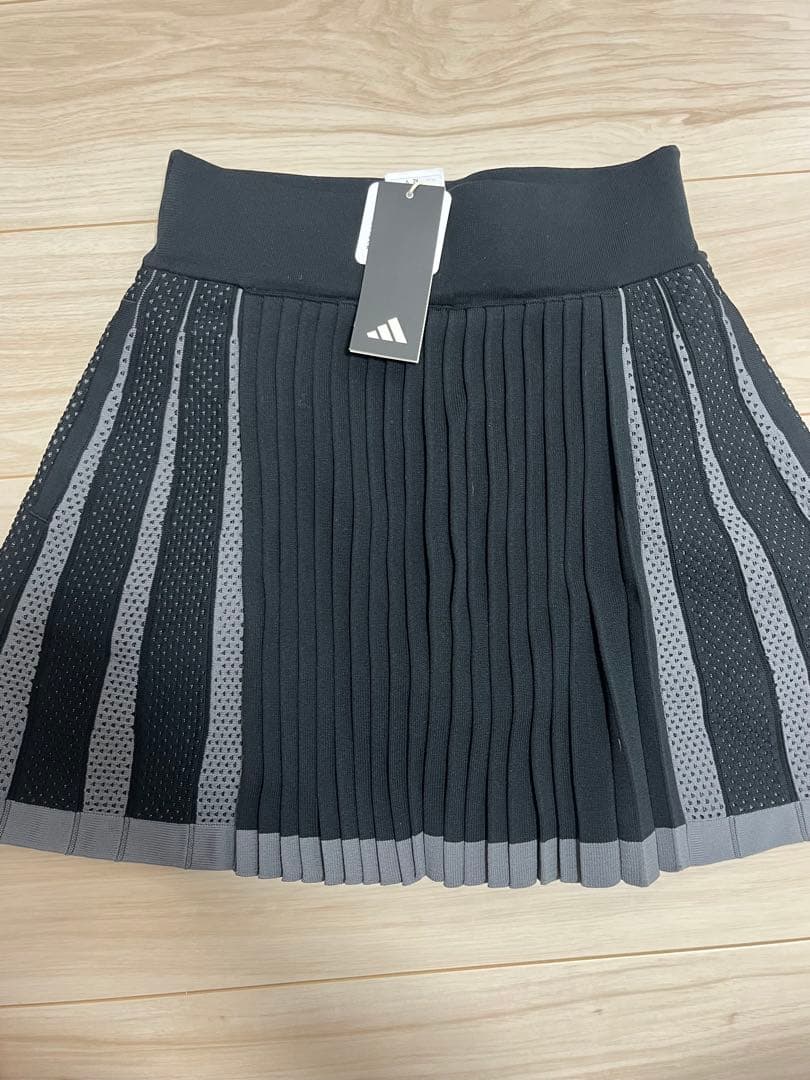 新品　アディダスゴルフ　モックネック　長袖セーター　スカート　　セットアップ　M