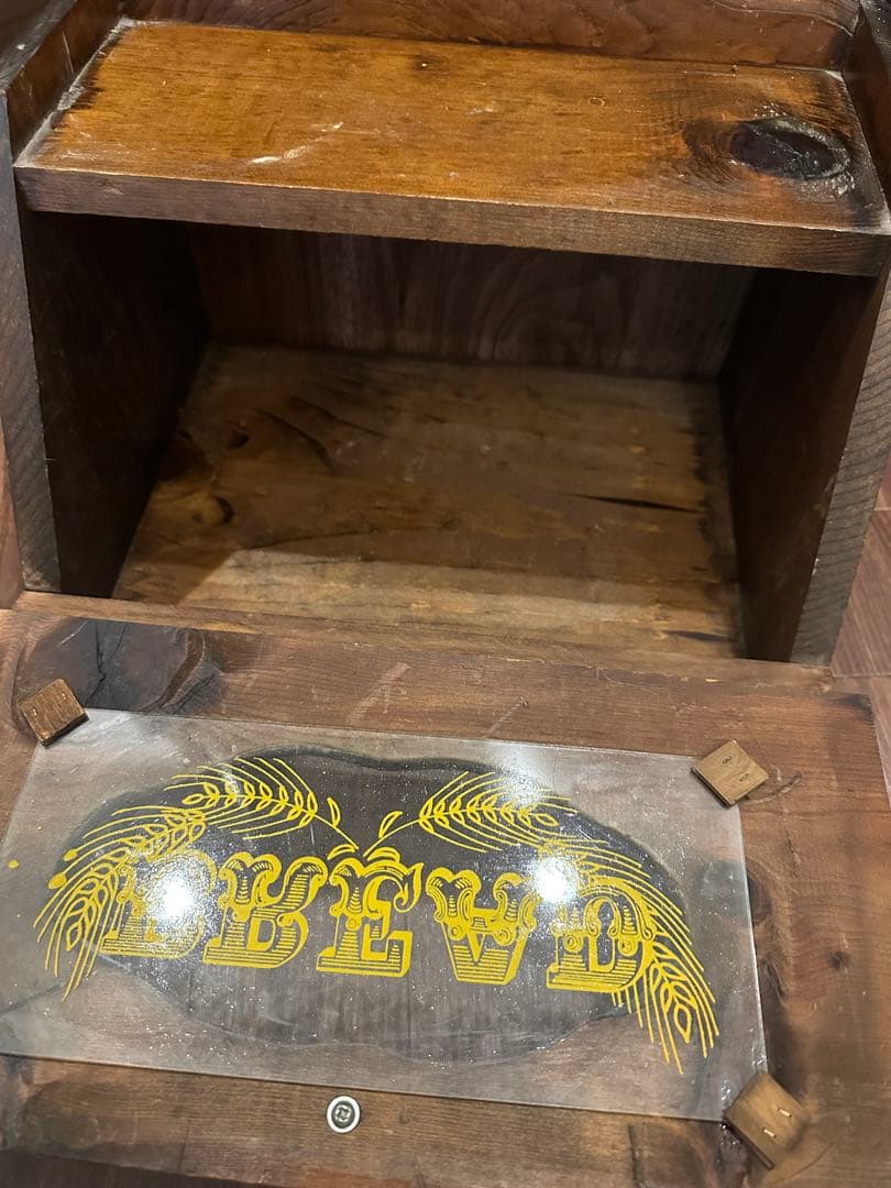 アンティークなブレッドケース