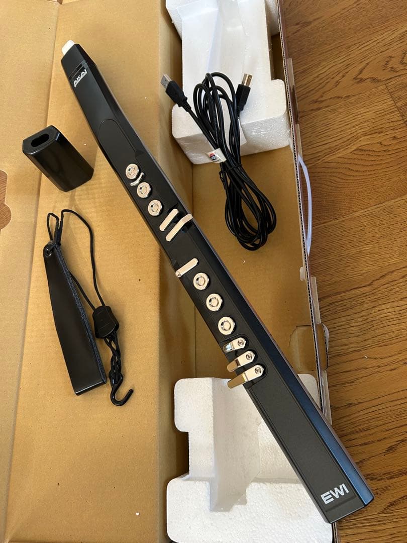 AKAI professtional EWI USB （一部破損）とEWI本２冊