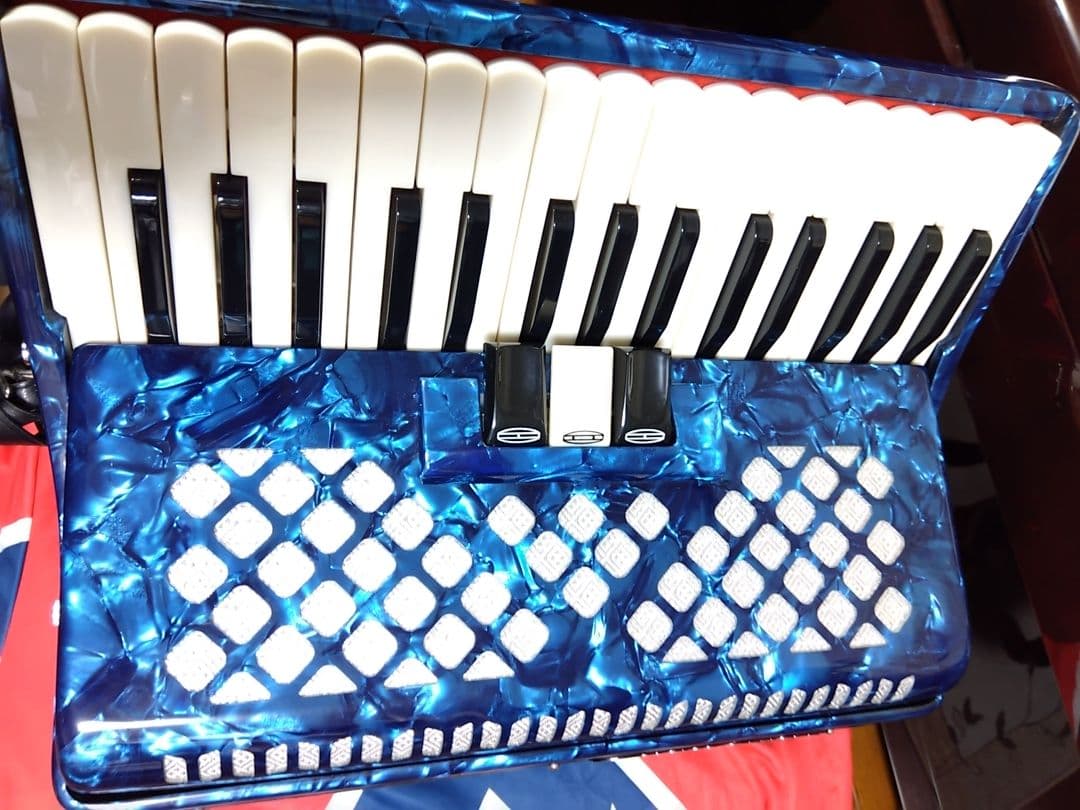 TOMBO Grandaile GT-32超レア青 簡易調律済新品パーツ交換多数