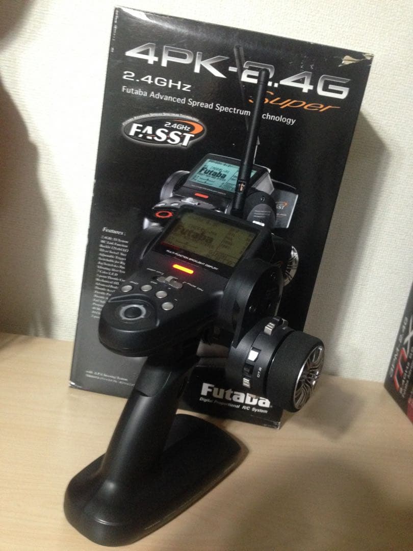 Futaba 4PK-E 2.4GHz ラジコン送信機 ケース付き