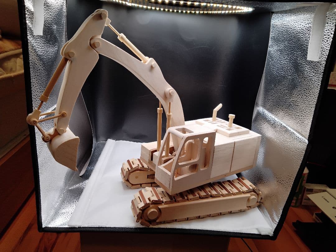 木製ショベルカー