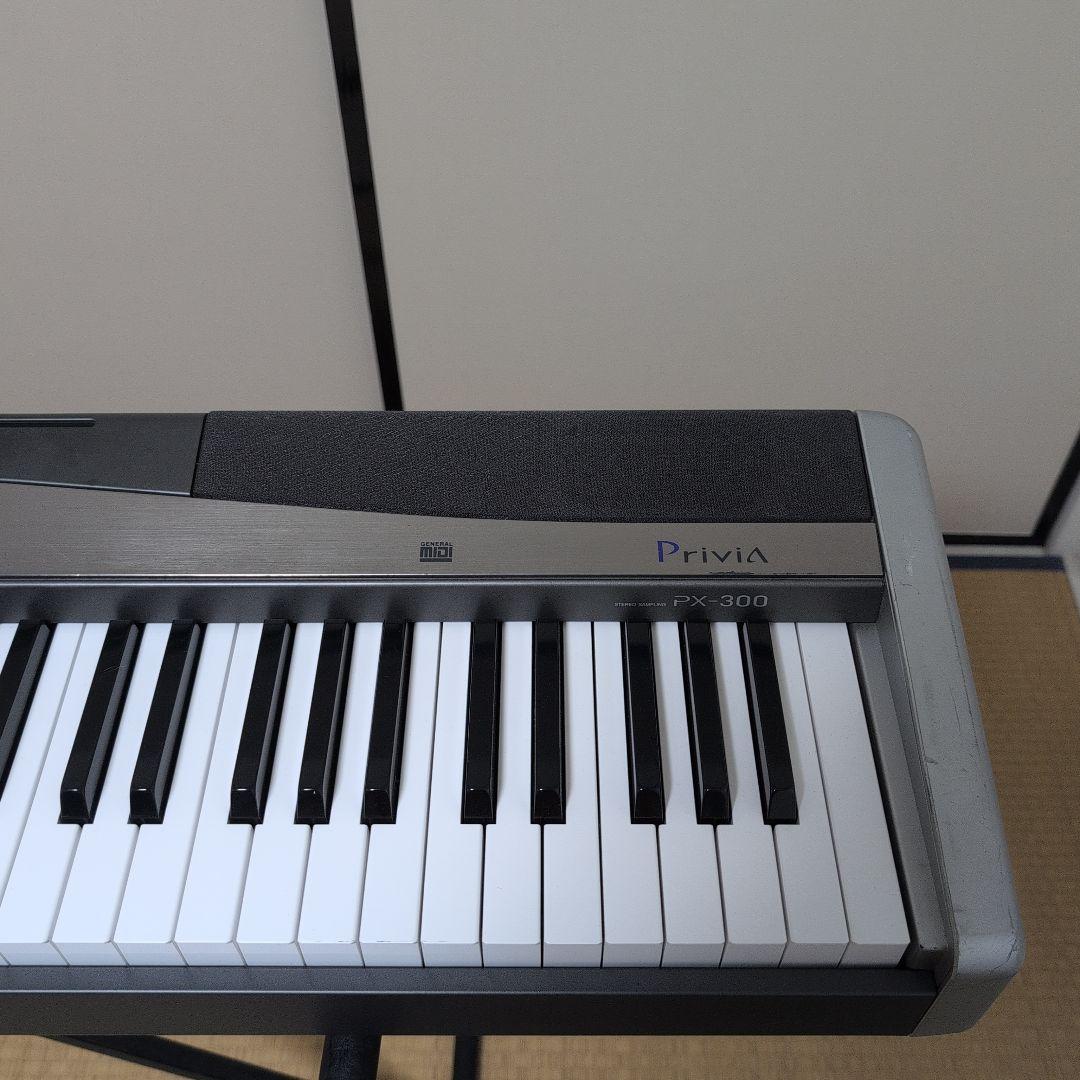 送料無料　電子ピアノ　CASIO Privia PX-300