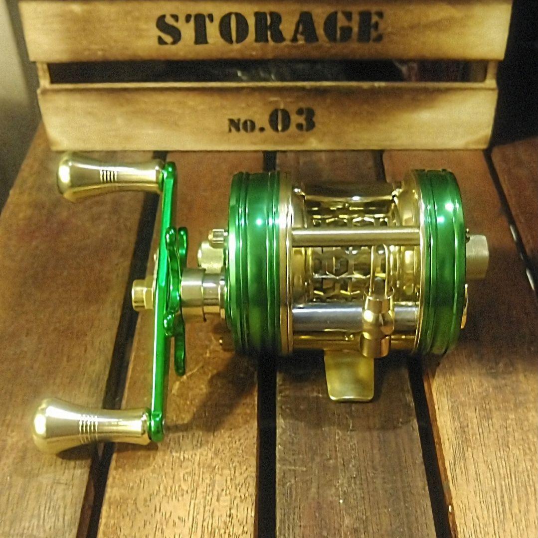 丸型ベイトリール BULS1510C 右ハンドル グリーン・ゴールド