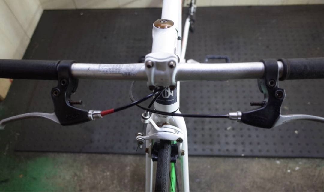 HIGH VOLTAGEハイヴォルテージ 700Cアルミ 520mm