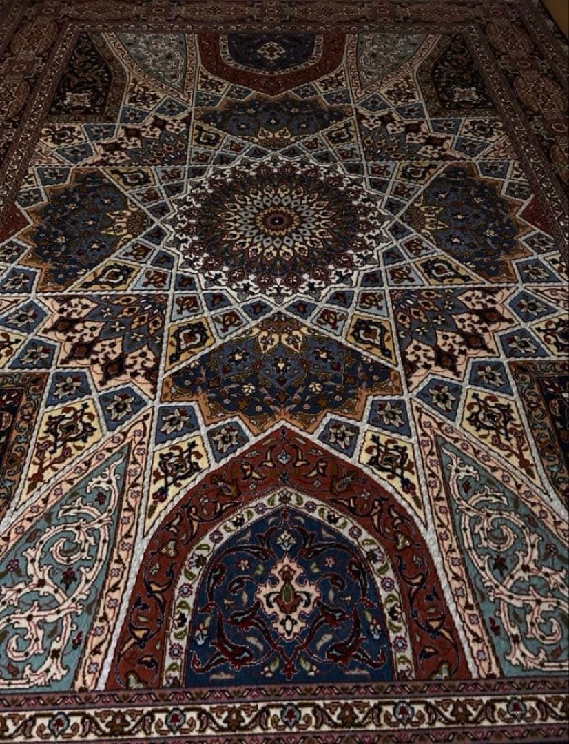 ペルシャ絨毯　タブリーズ　ゴンバディ文様　207×150㎝