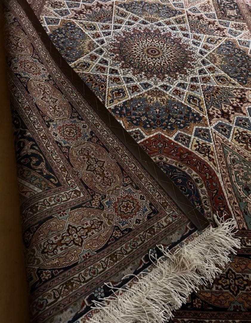 ペルシャ絨毯　タブリーズ　ゴンバディ文様　207×150㎝