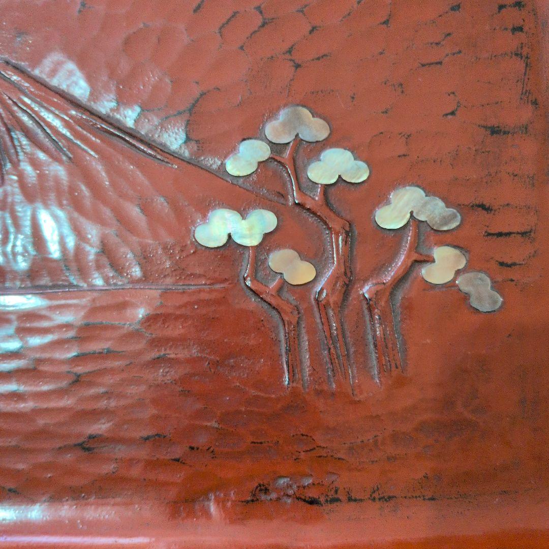 江戸後期　根来塗　富士と松　木地　名入朱塗盆　螺鈿松図　富士図彫り