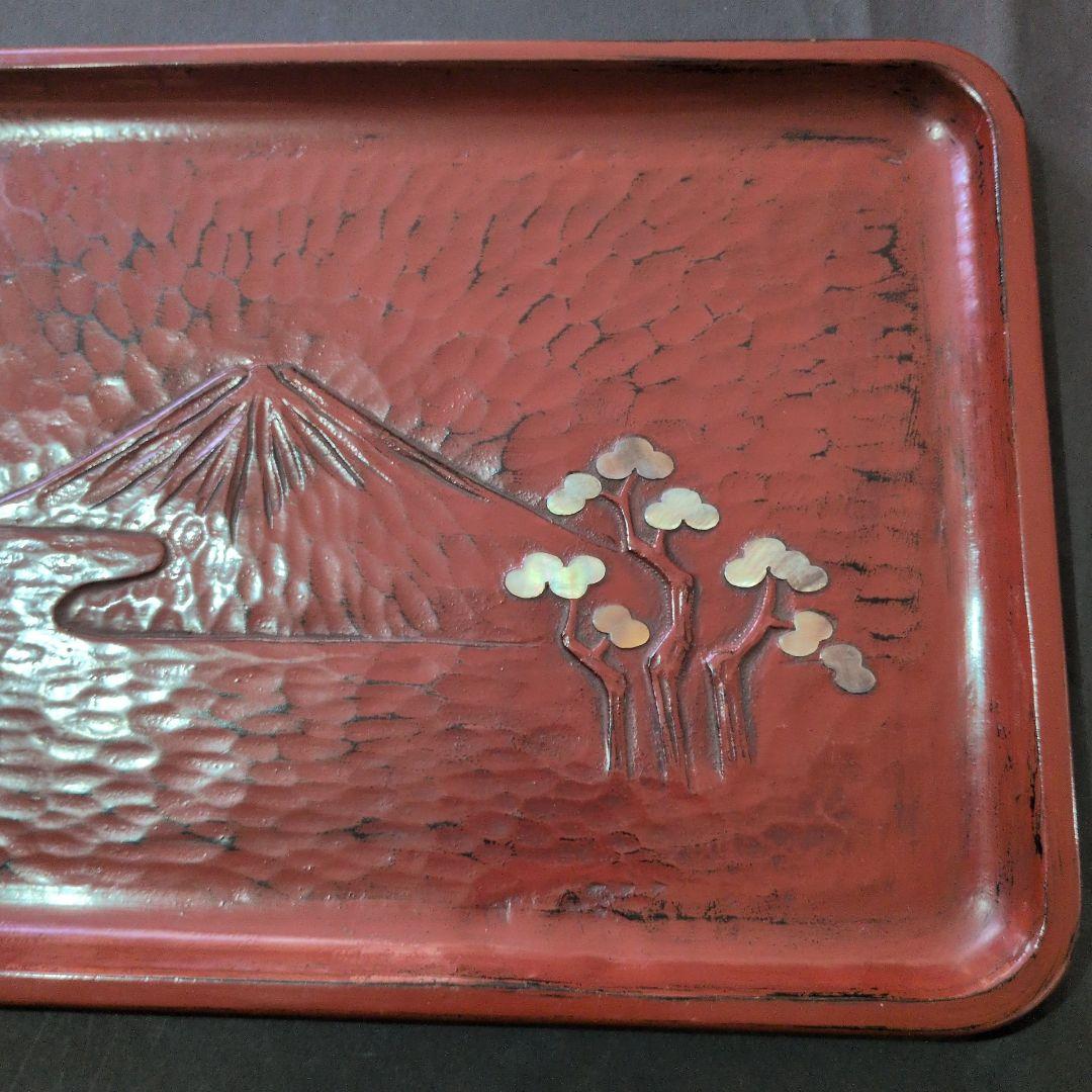 江戸後期　根来塗　富士と松　木地　名入朱塗盆　螺鈿松図　富士図彫り