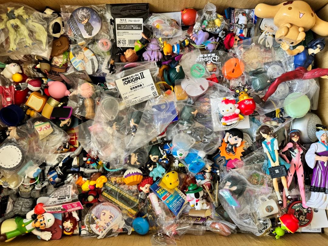 アニメグッズ キャラクターグッズ まとめ売り 超大量 大量 缶バッジ 激安 処分