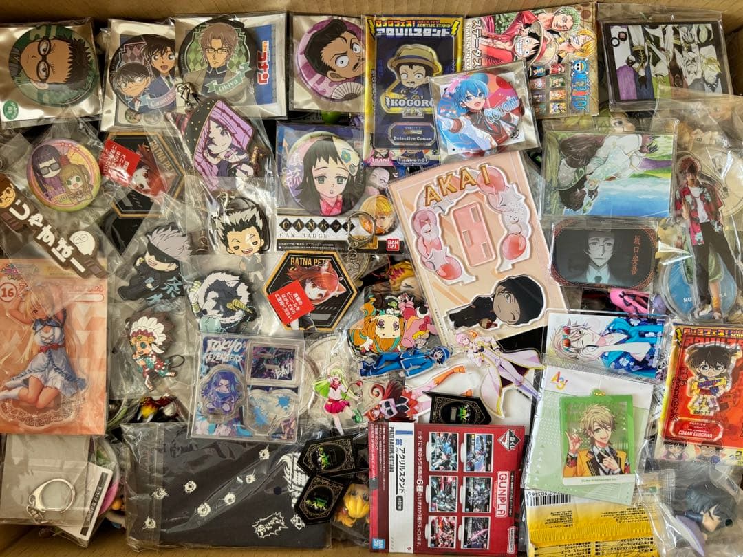 アニメグッズ キャラクターグッズ まとめ売り 超大量 大量 缶バッジ 激安 処分