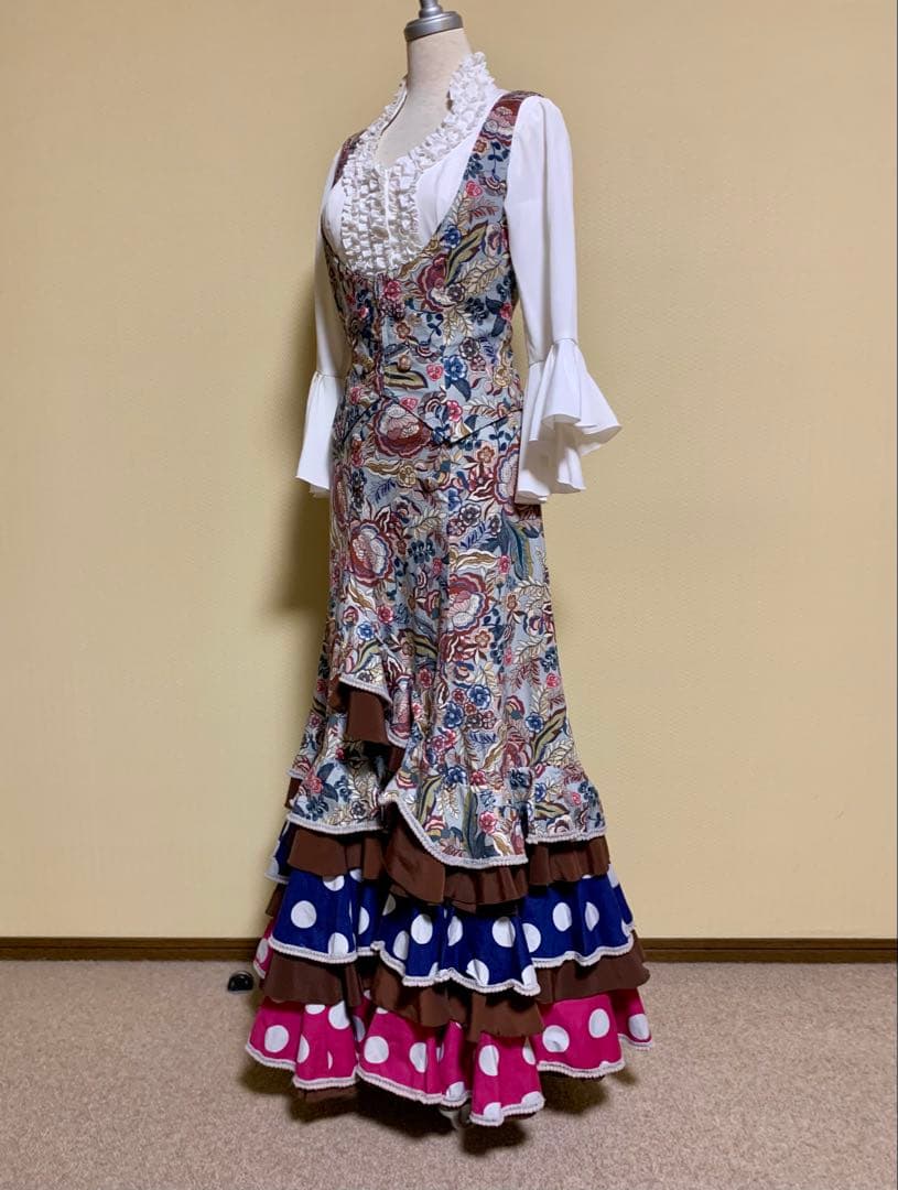 フラメンコ衣装　Mari Quita 上下➕ブラウス➕ウエストリボンの4点セット