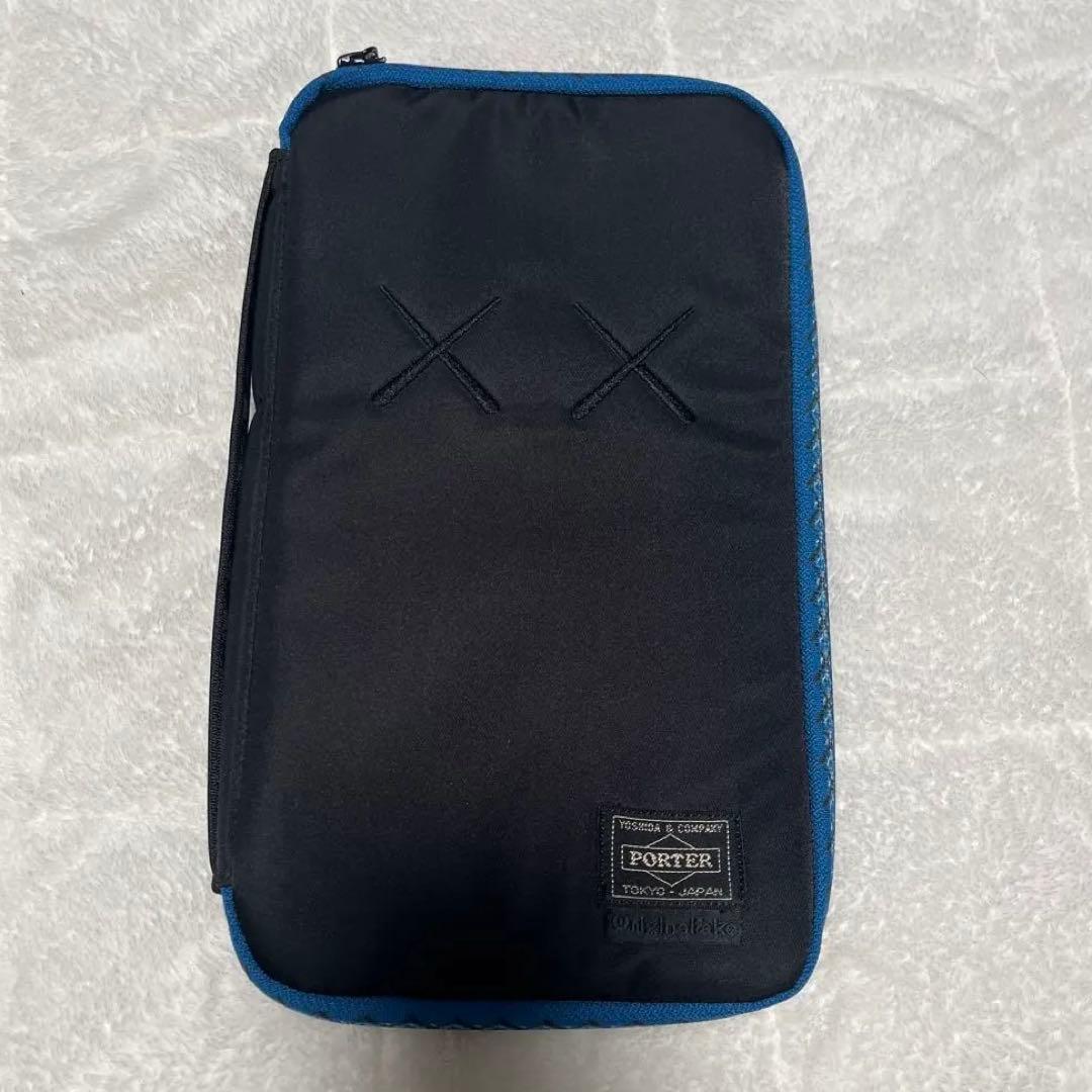 original fake PORTER パスポートケース 黒 青 KAWS