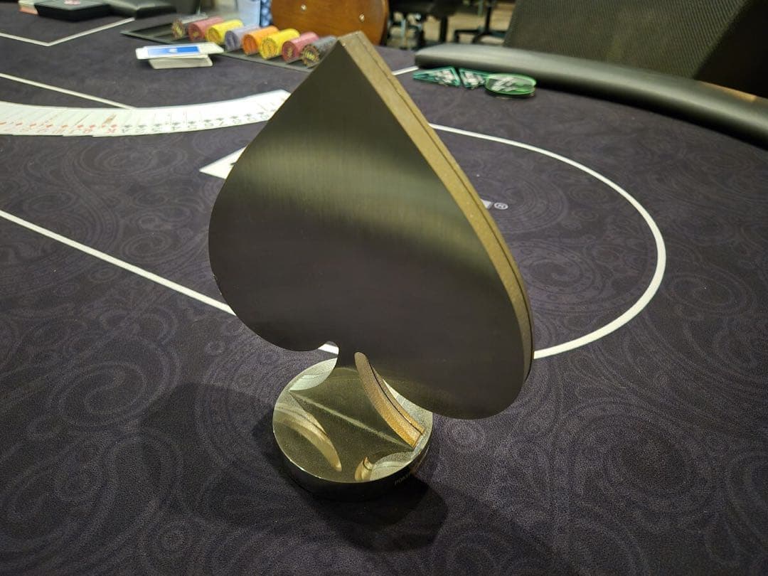 Pokerstars Manila Megastack 優勝トロフィー