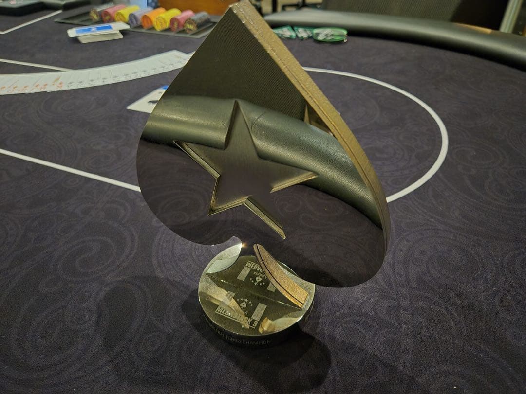 Pokerstars Manila Megastack 優勝トロフィー