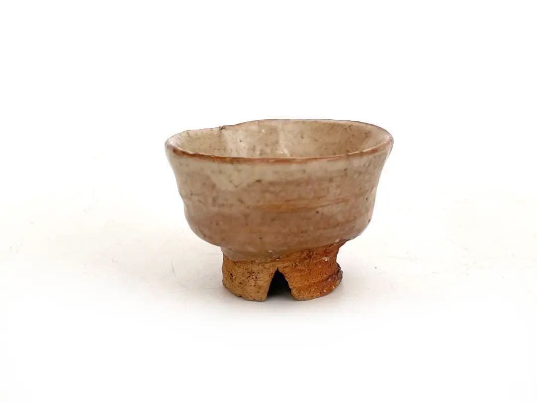 陶芸家　人間国宝　十代　三輪休雪　萩焼　ぐい呑　酒器　酒盃　箱なし