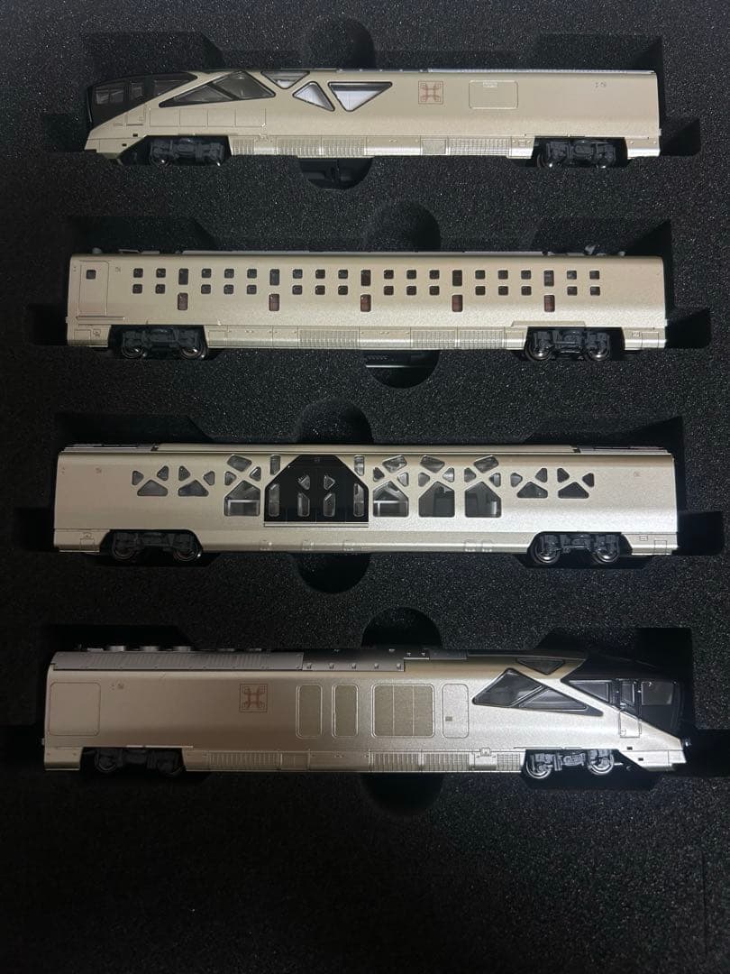 鉄道模型　Nゲージ　KATO 10-1889 10-1890 E001系　四季島