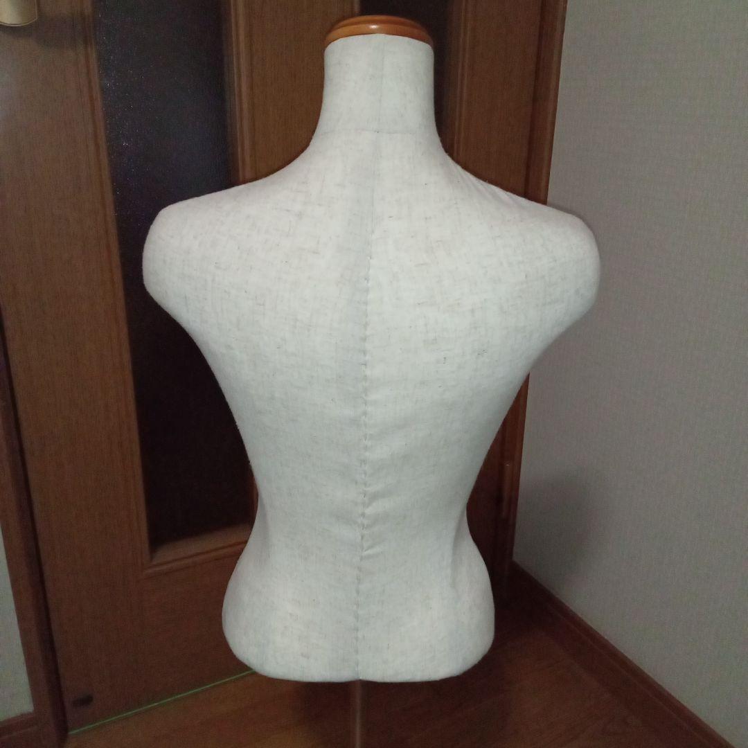 女性用リネン製トルソー 木製スタンド付き