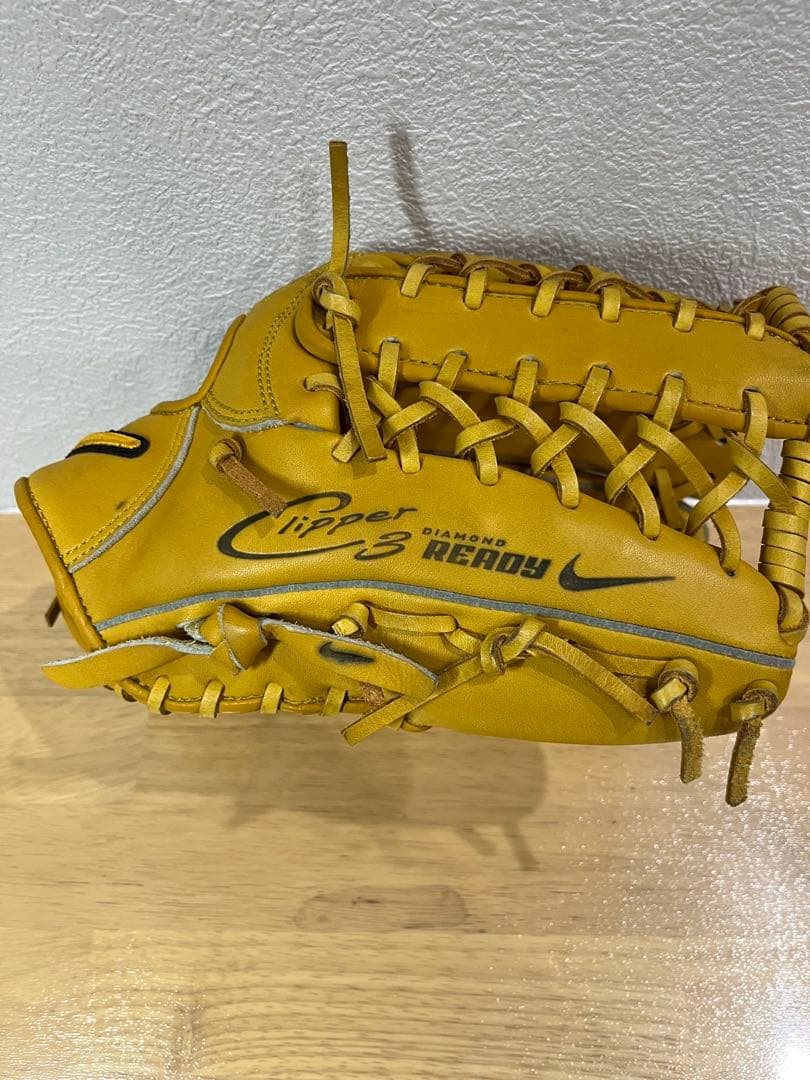 【12/16まで】軟式グローブ 内野手用 (NIKE Clipper3)