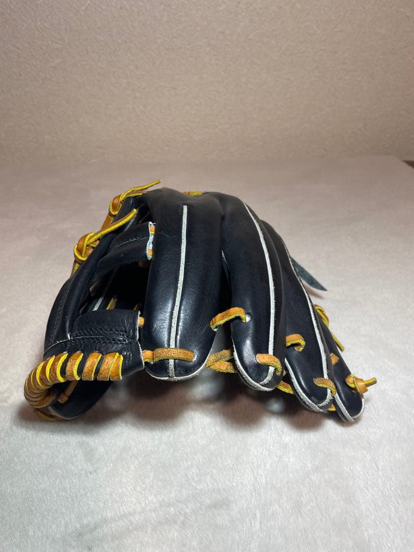 野球　硬式用　グローブ 黒とオレンジ