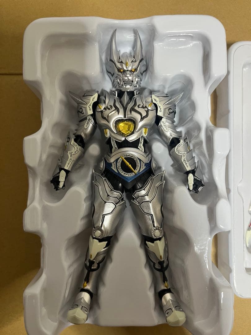 真骨彫製法 S.H. Figuarts 牙狼 銀牙騎士ゼロ 絶狼