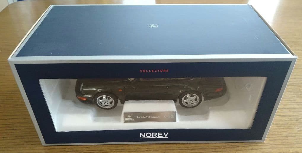 ノレブ 1/18 ポルシェ 911(964) カレラ4 1992 グリーン