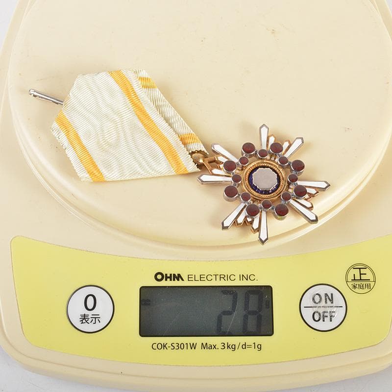 勲章　記章　徽章　勲五等瑞宝章　ケース付　N　6526