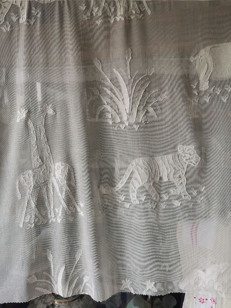 アンティーク マドラスレース サファリ 動物の楽園 カーテンパネル アイボリー