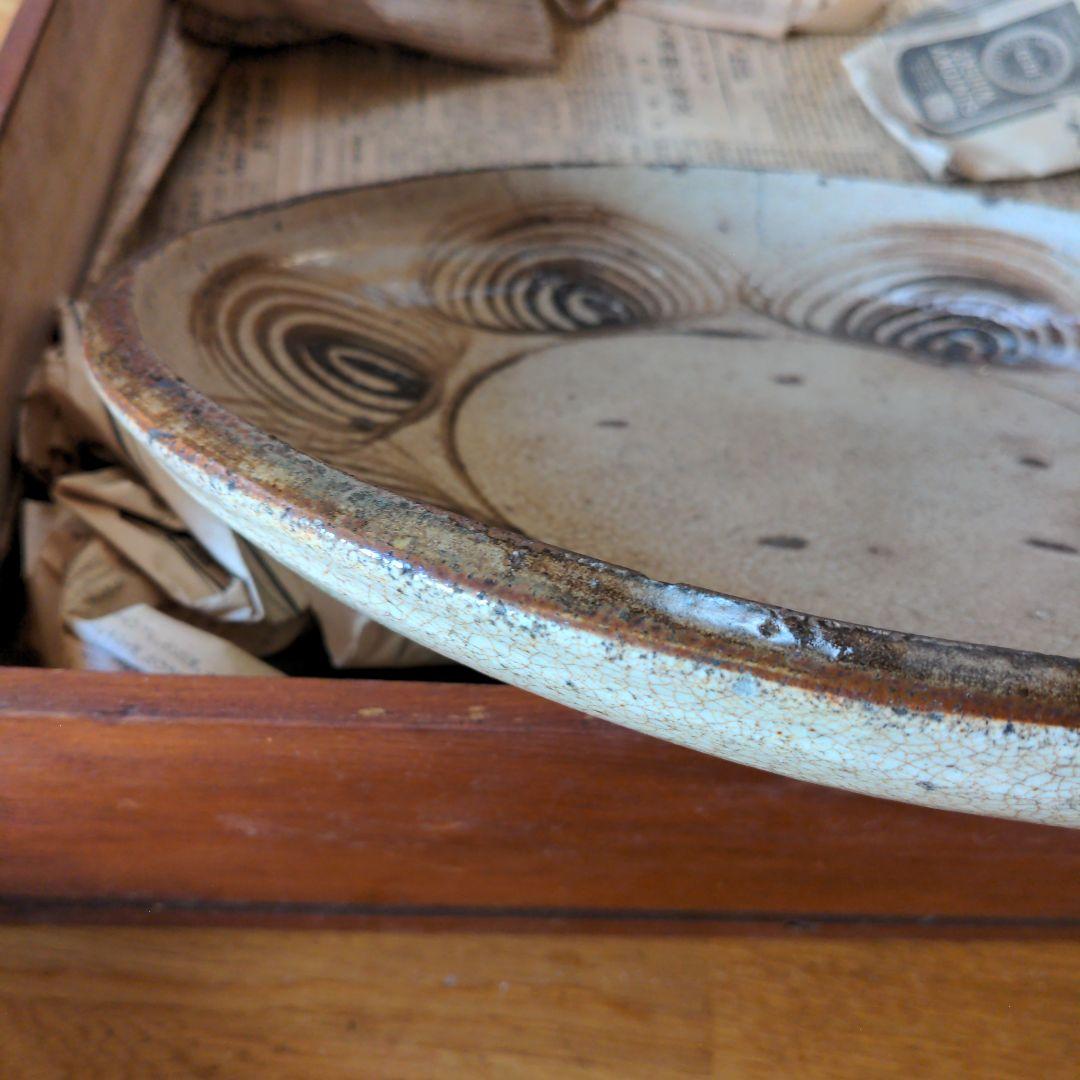 波紋模様の陶器製重箱