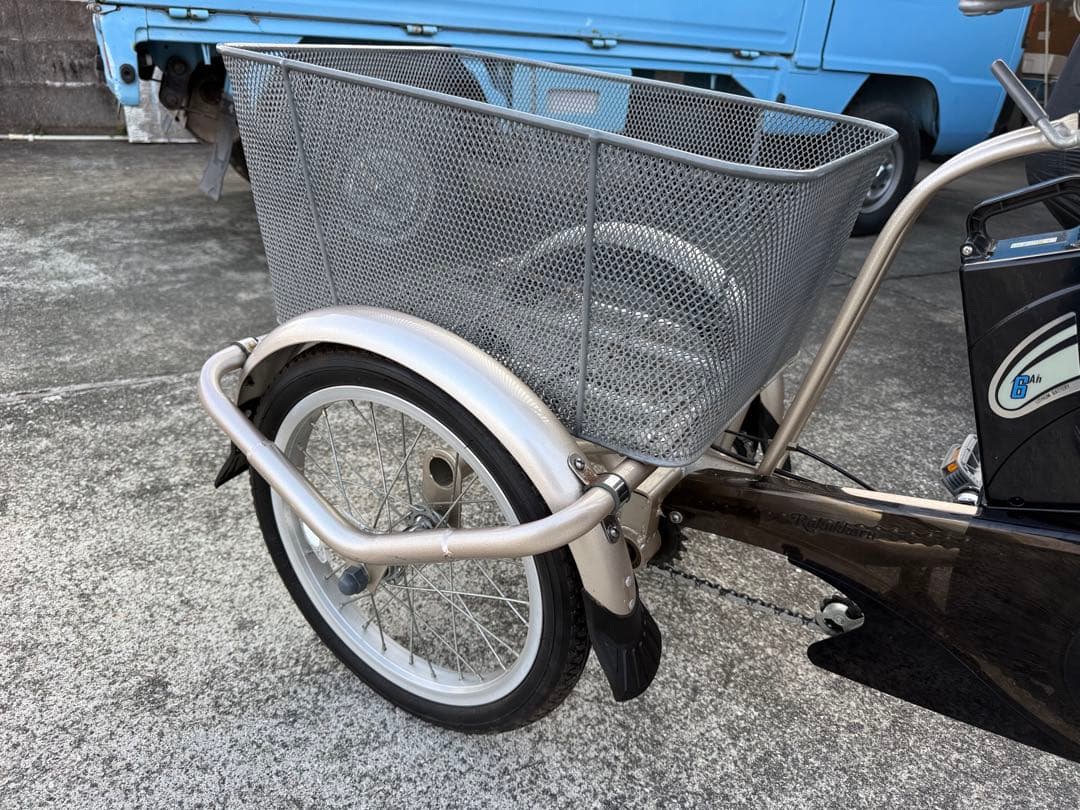 熊本市　三輪電動アシスト自転車 ゴールド　遠藤商事　ラクッカル　熊本