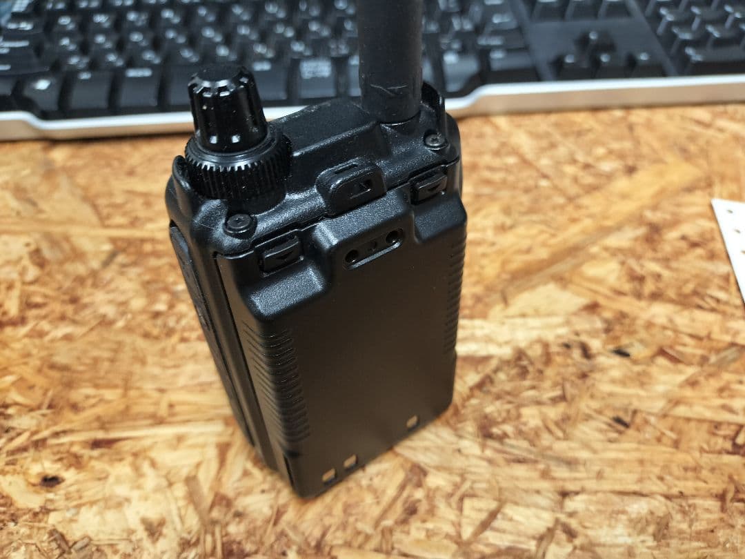 YAESU FT5D デュアルバンドトランシーバー