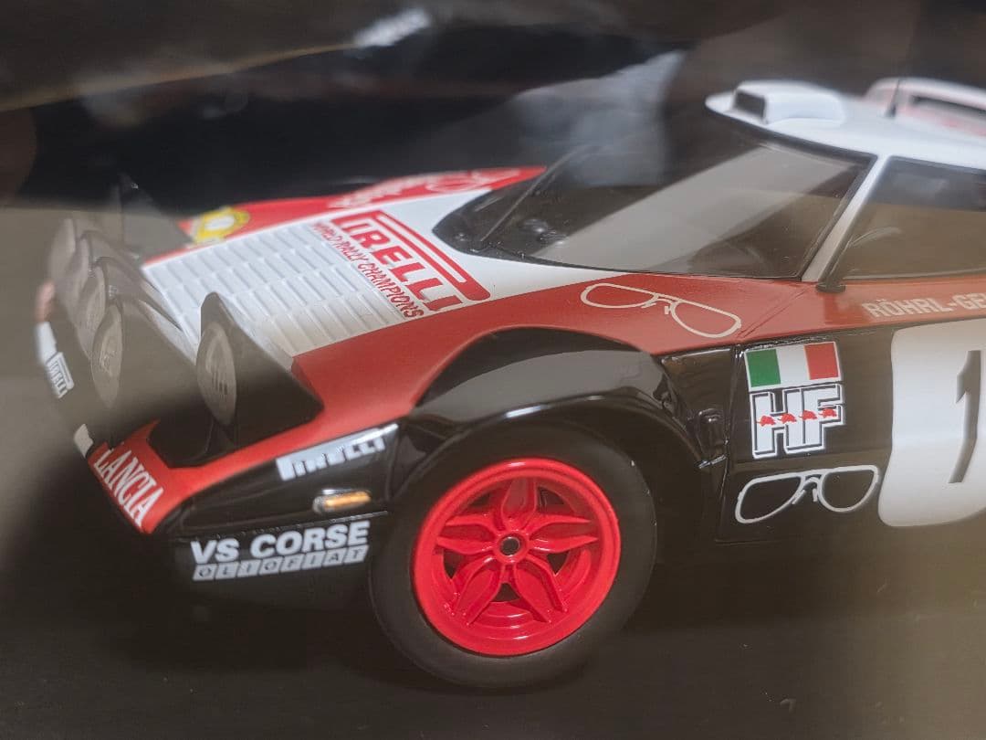 1/18 ランチア ストラトス HF / 優勝車 ピレリー #1ヴァルターロール