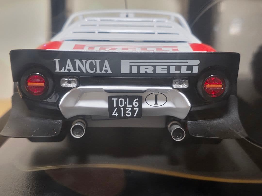 1/18 ランチア ストラトス HF / 優勝車 ピレリー #1ヴァルターロール