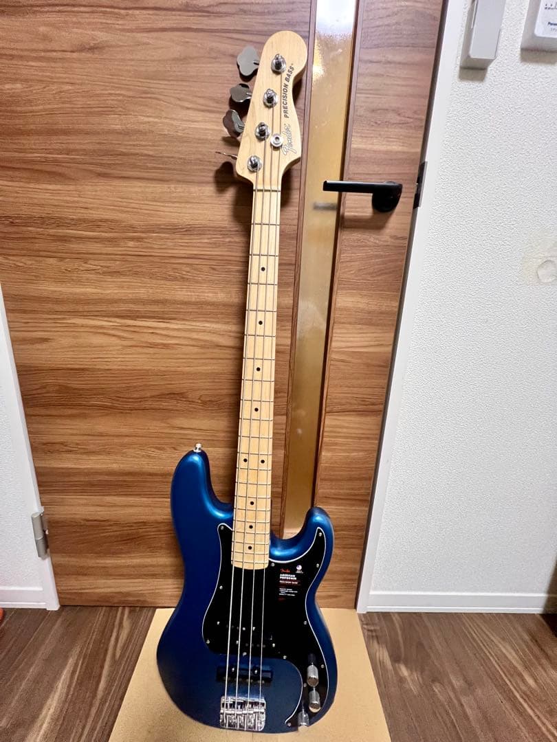 新品　Fender American Professional Bass
