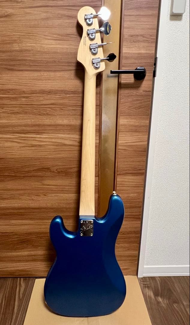 新品　Fender American Professional Bass