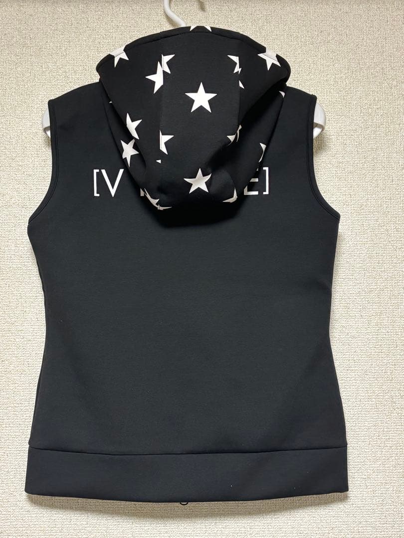 VTWELVE フード付きブラックベスト