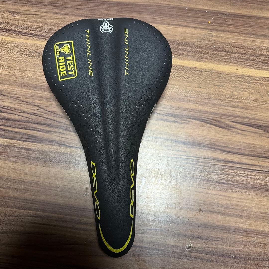 WTB DEVO サドル THINLINE 黒/黄色