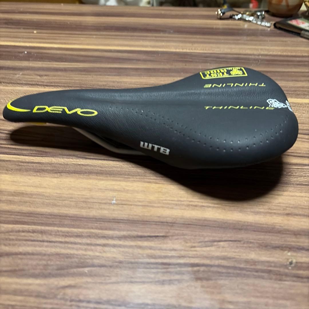 WTB DEVO サドル THINLINE 黒/黄色