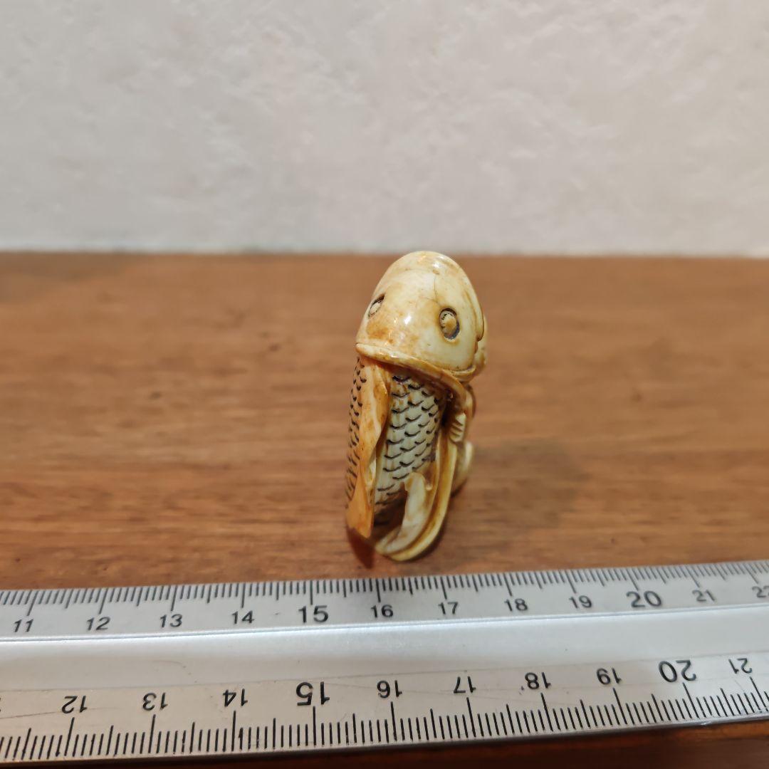時代提物 人物根付 天然素材【大鯉と唐子】高約4.8cm 重27ｇ縁起物
